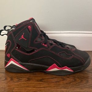 Air Jordan True Flight “Valentines Day” Size 5Y- Near Deadstock